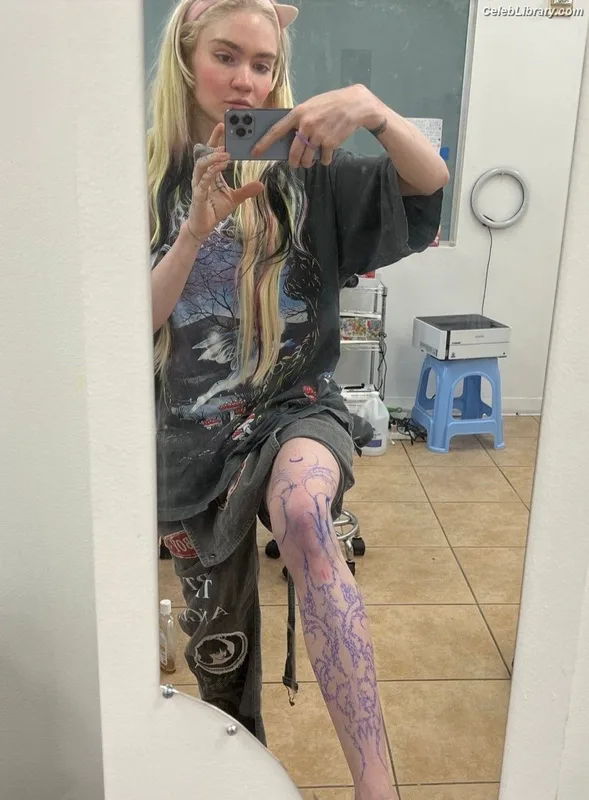 Grimes photo 3 of 197