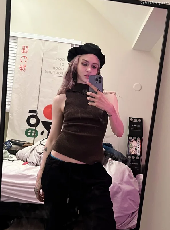 Grimes photo 6 of 197