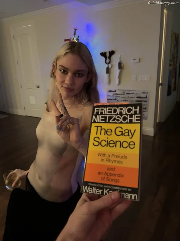 Grimes photo 7 of 197