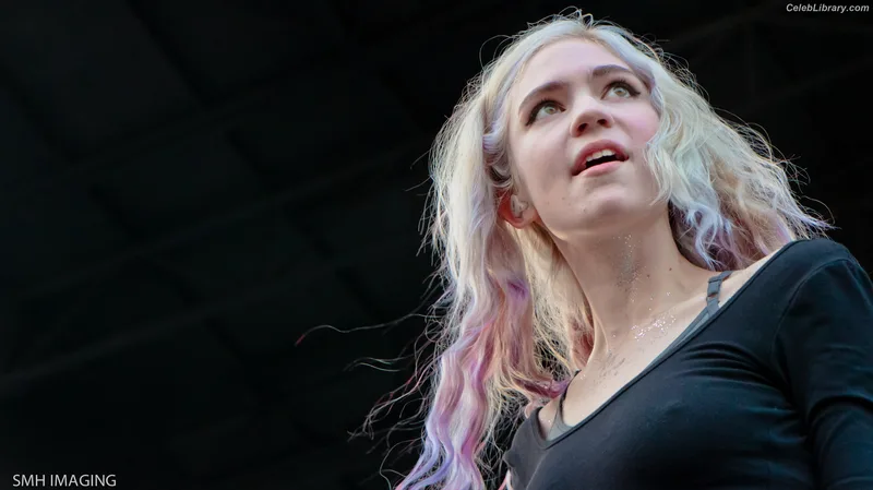 Grimes photo 16 of 197