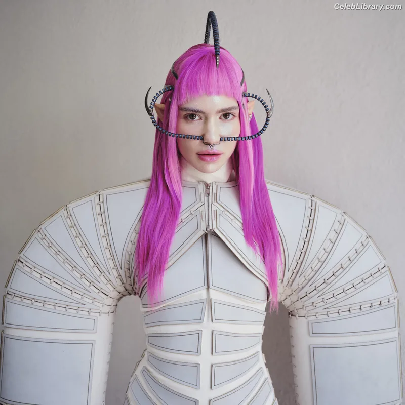 Grimes photo 2 of 197