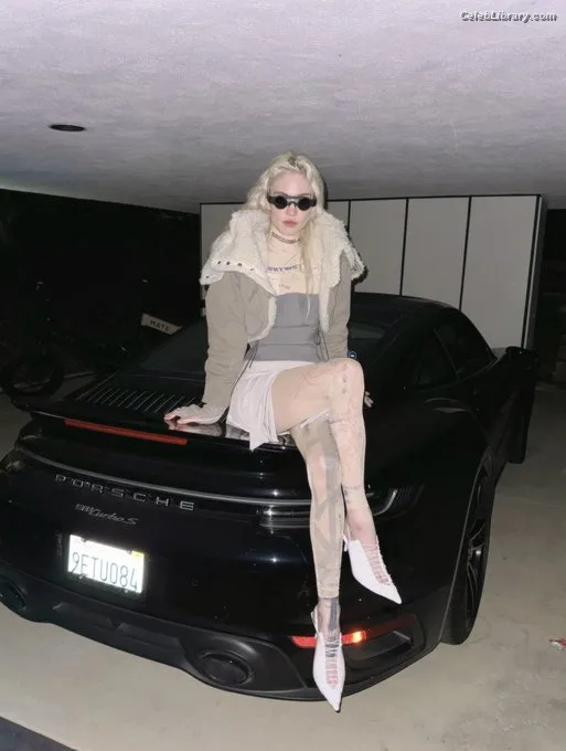 Grimes photo 9 of 197
