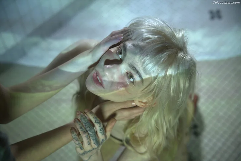 Grimes photo 15 of 197