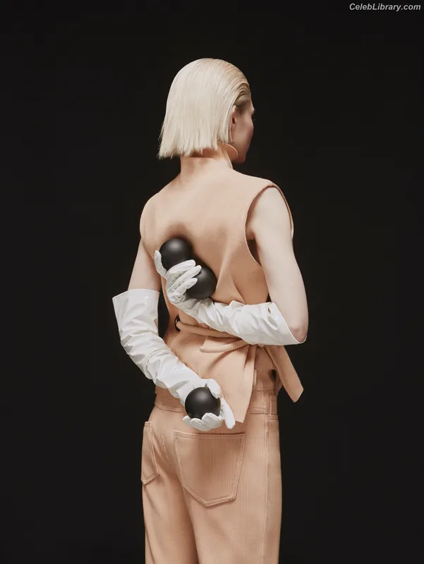 Grimes photo 21 of 197
