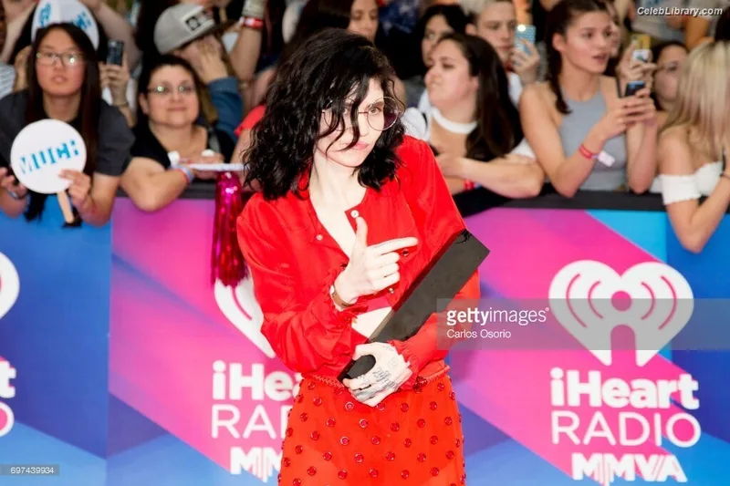 Grimes photo 14 of 197
