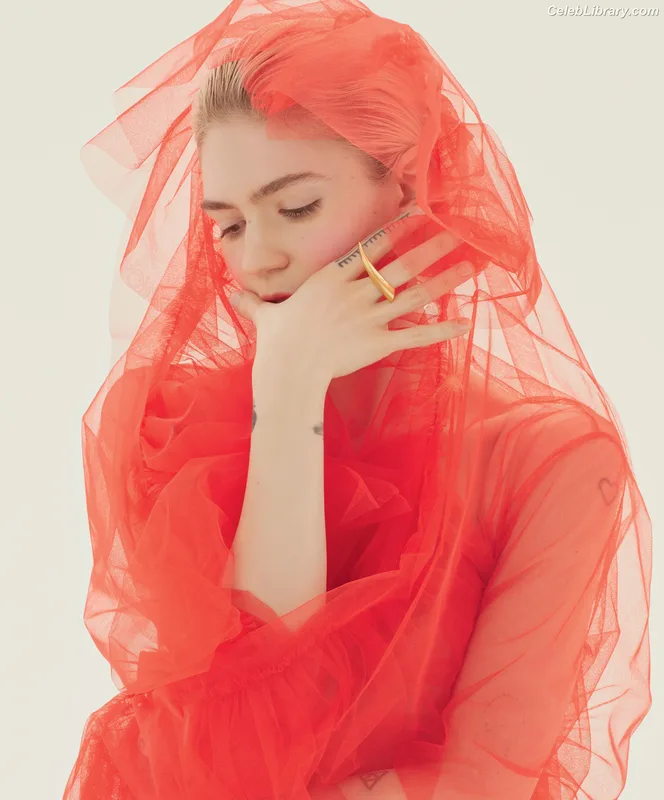 Grimes photo 24 of 197
