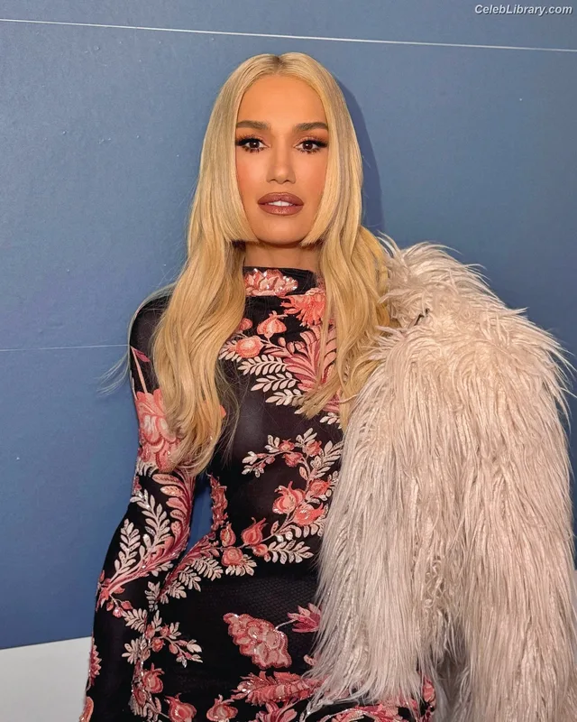 Gwen Stefani photo 17 of 163