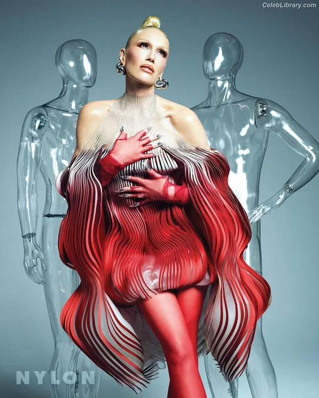 Gwen Stefani photo 21 of 163