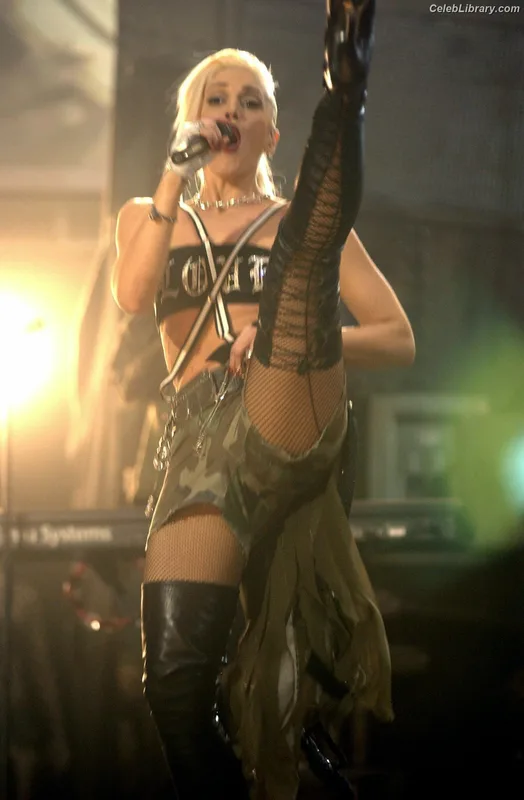 Gwen Stefani photo 3 of 163