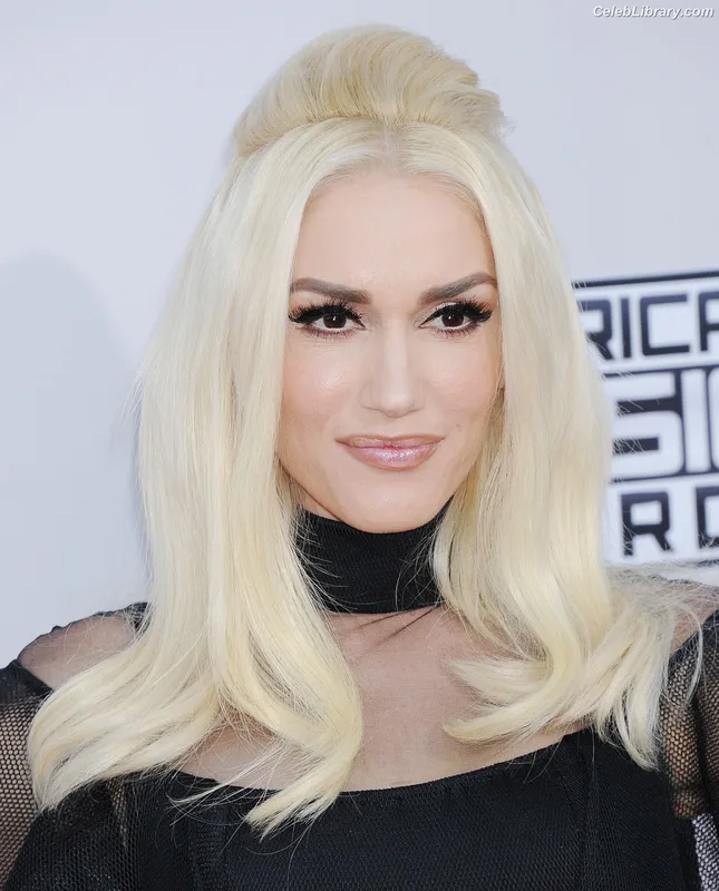 Gwen Stefani photo 10 of 163