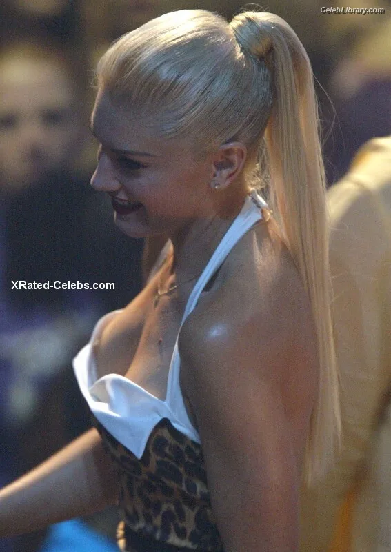 Gwen Stefani photo 16 of 163
