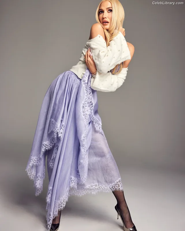Gwen Stefani photo 3 of 163