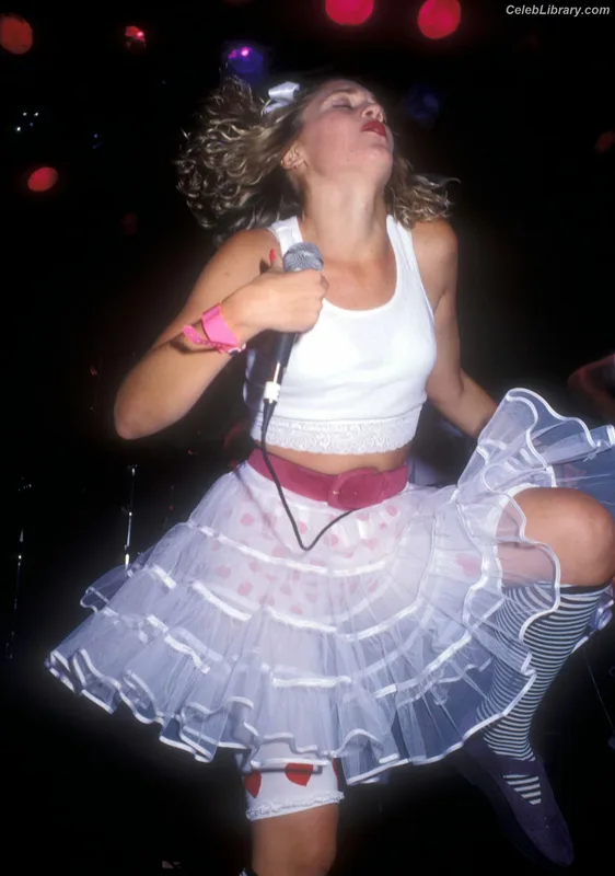 Gwen Stefani photo 17 of 163