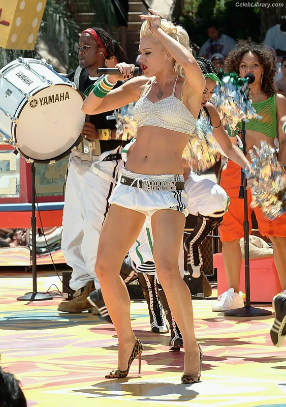 Gwen Stefani photo 7 of 163