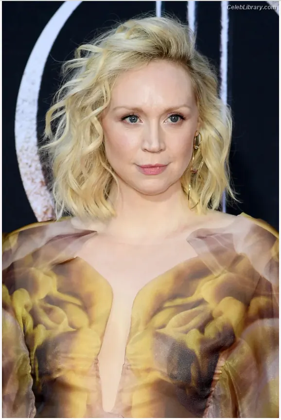 Gwendoline Christie photo 8 of 94