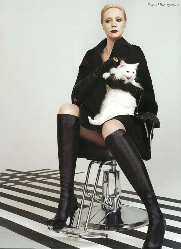 Gwendoline Christie photo 3 of 95