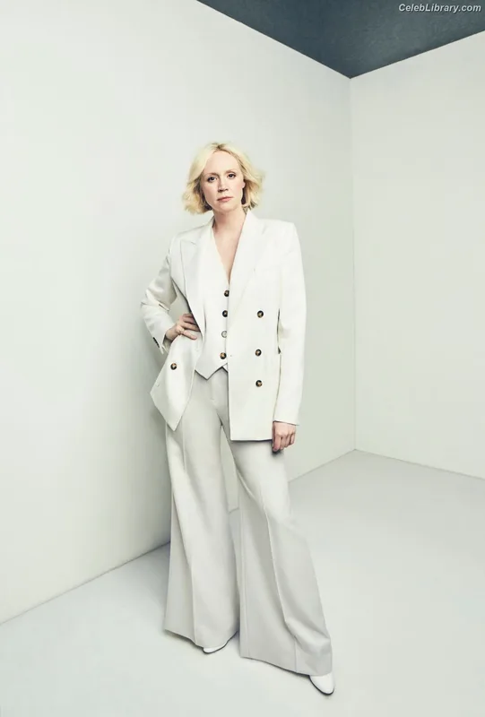 Gwendoline Christie photo 4 of 95