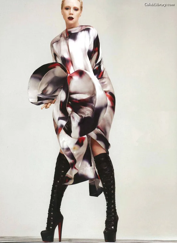Gwendoline Christie photo 6 of 95
