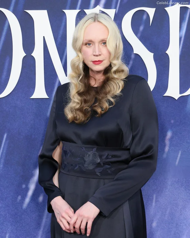 Gwendoline Christie photo 11 of 95