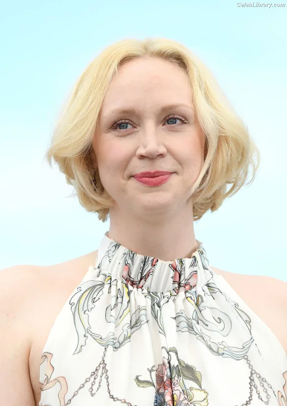 Gwendoline Christie photo 3 of 95