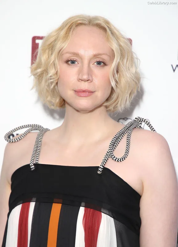 Gwendoline Christie photo 4 of 95