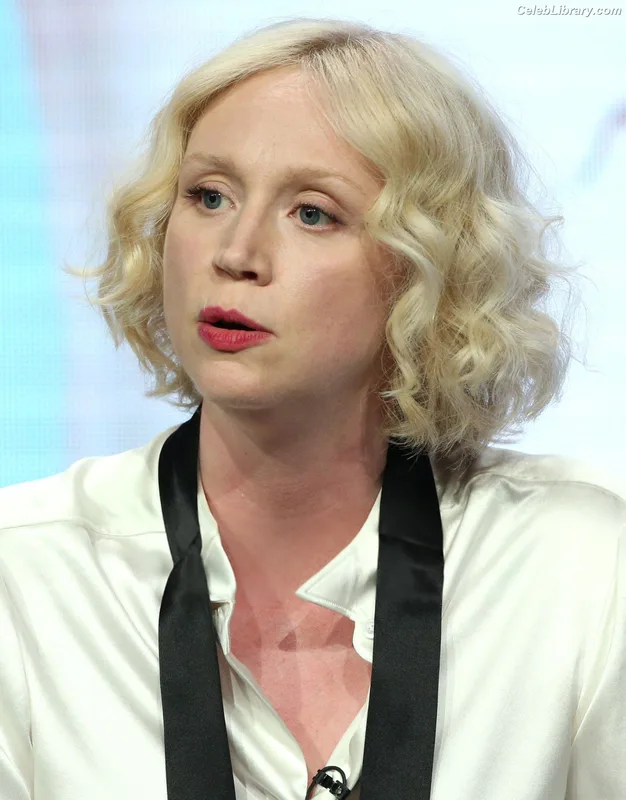 Gwendoline Christie photo 8 of 95