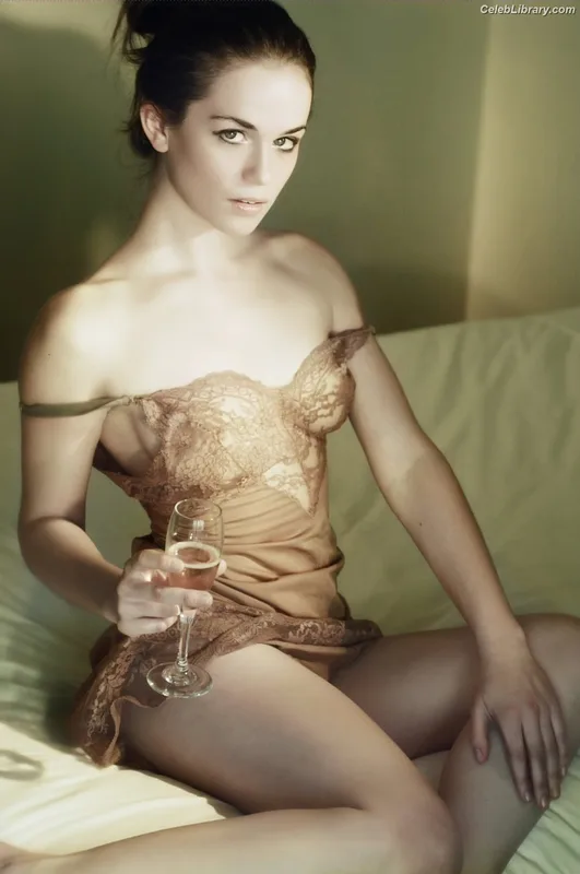 Gwendoline Taylor photo 23 of 25