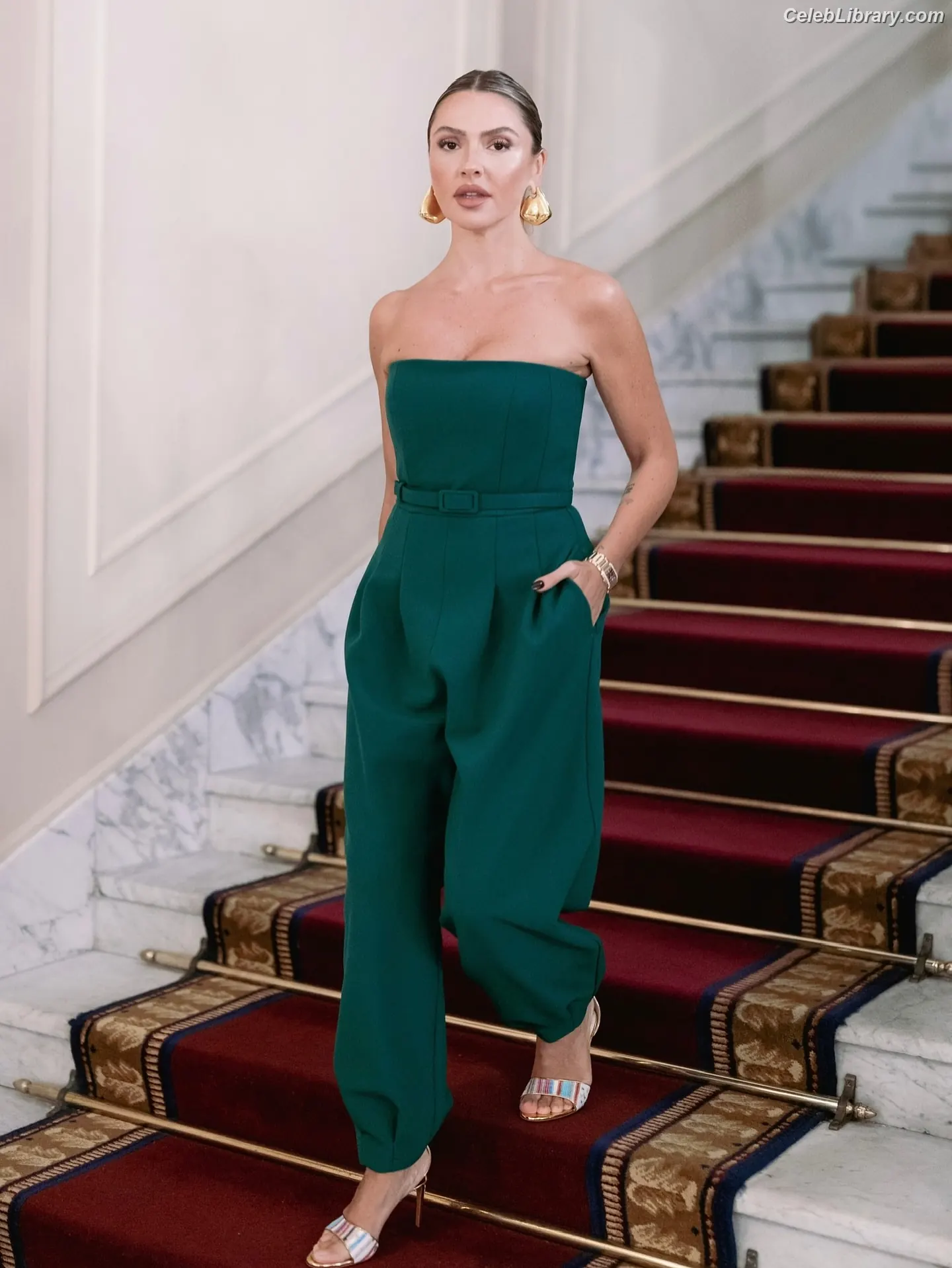 Hadise photo 8 of 319