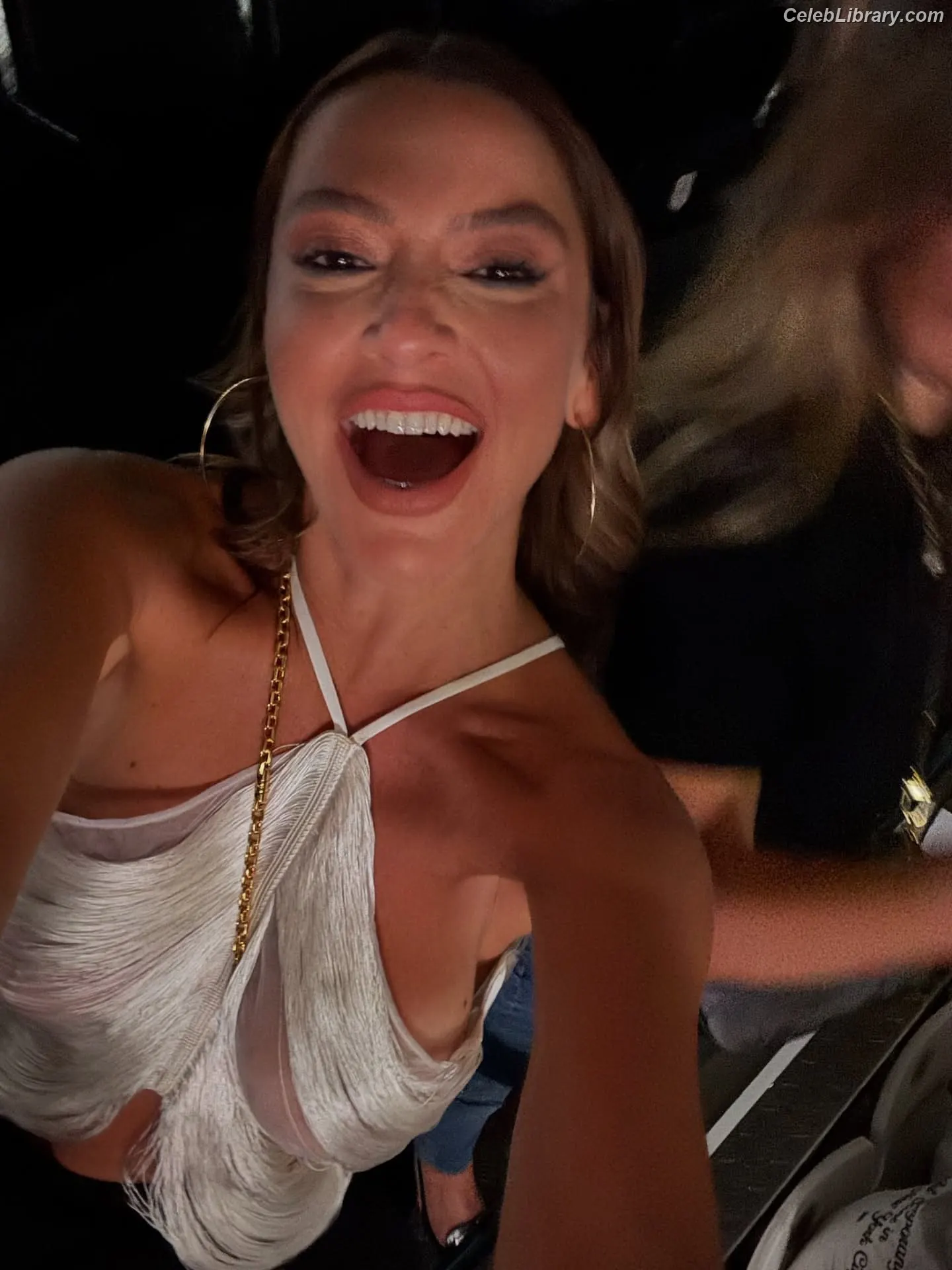 Hadise photo 4 of 319