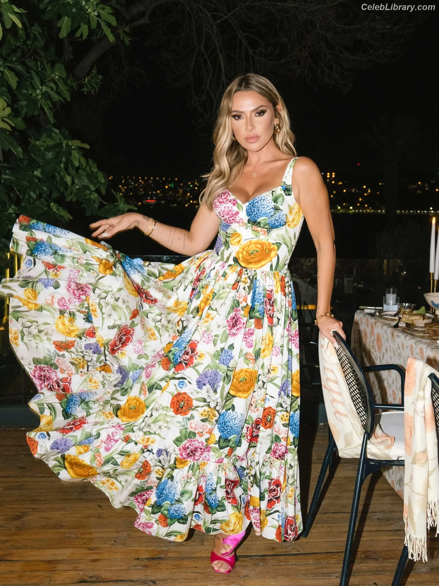 Hadise photo 9 of 319