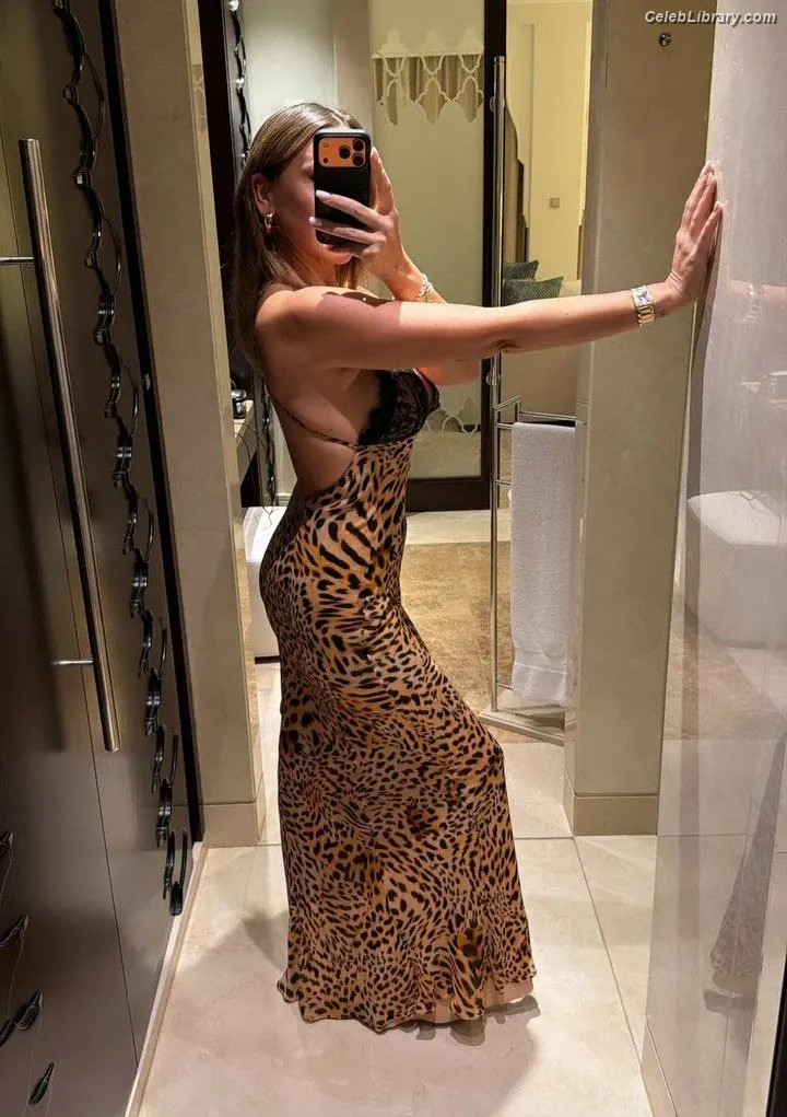 Hadise photo 18 of 319