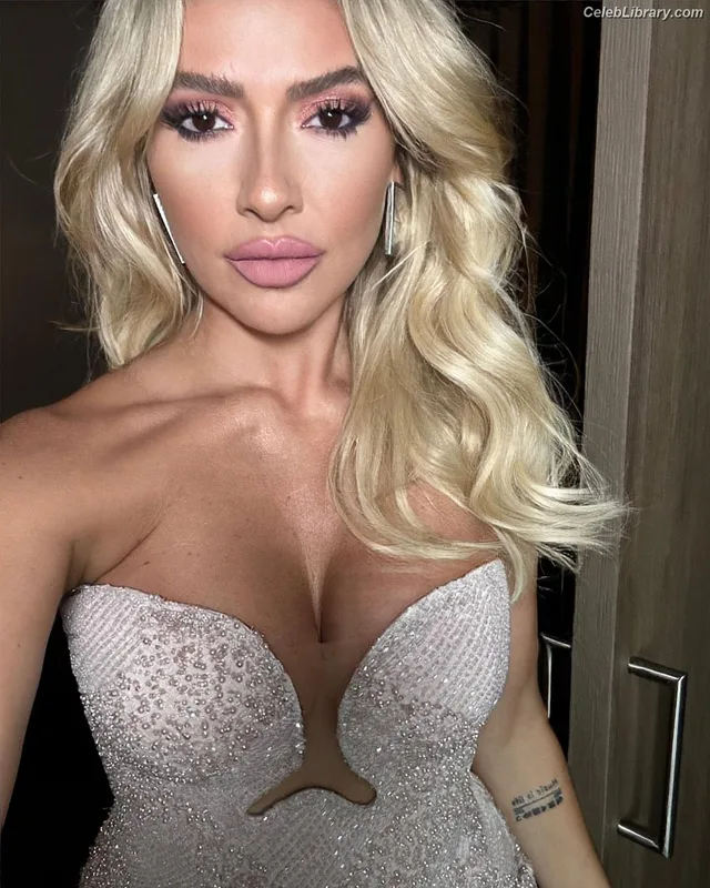 Hadise photo 10 of 320