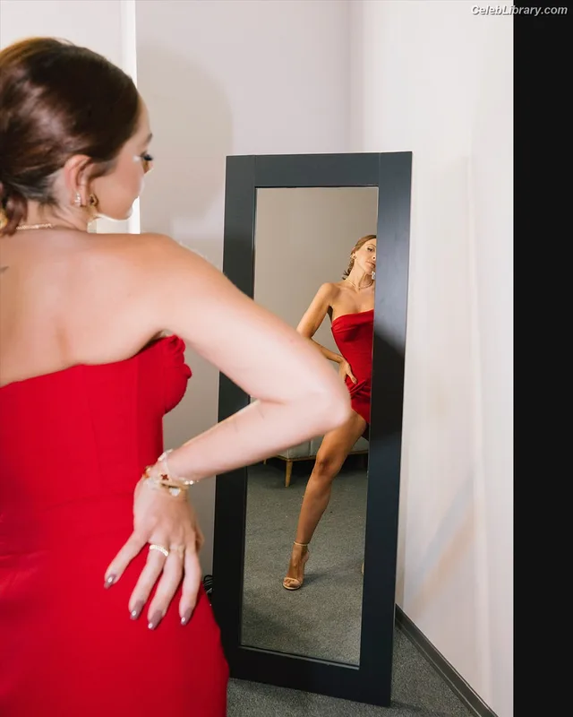 Hadise photo 12 of 320