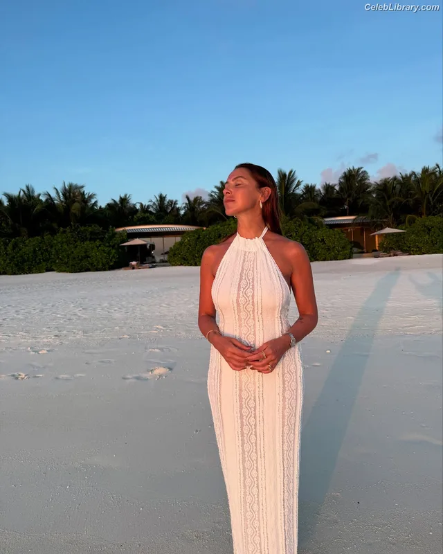 Hadise photo 18 of 320