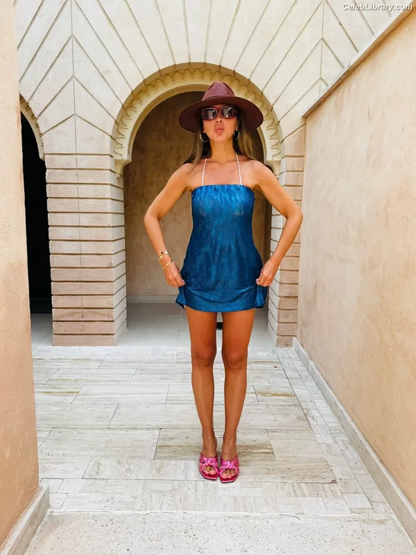 Hadise photo 22 of 320