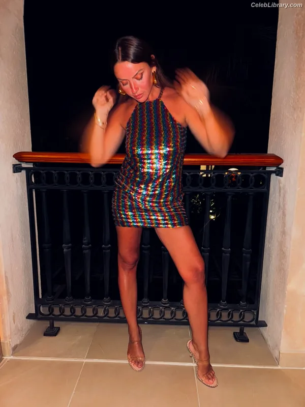 Hadise photo 24 of 320