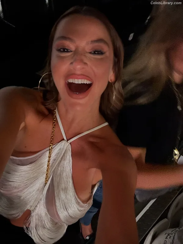 Hadise photo 4 of 320