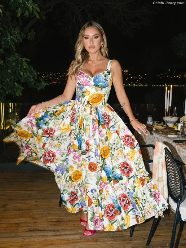 Hadise photo 6 of 320