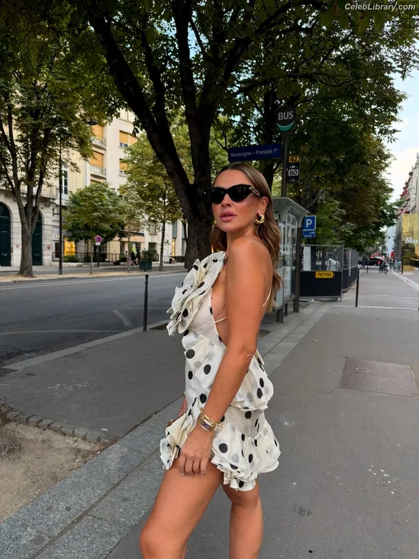 Hadise photo 12 of 320