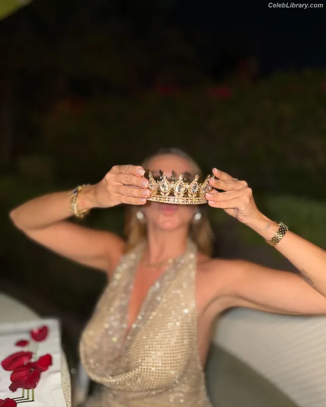 Hadise photo 4 of 320