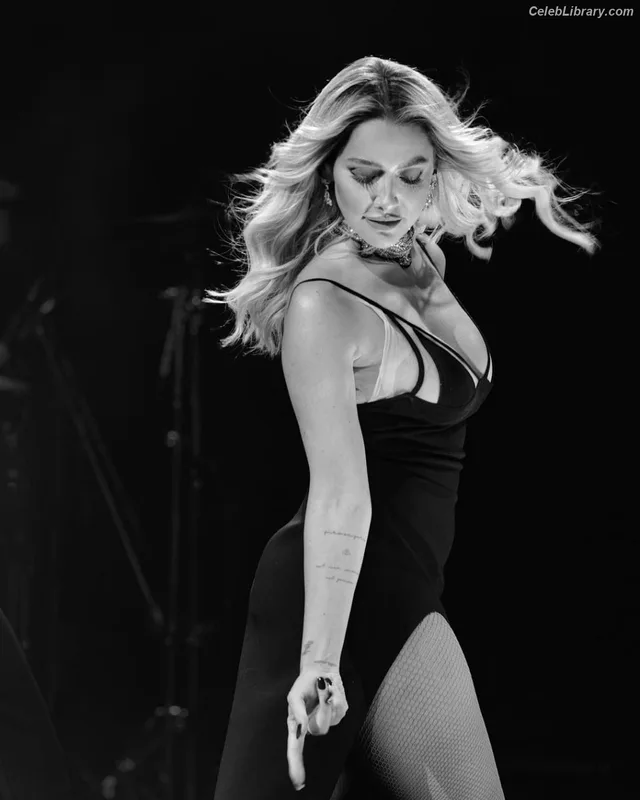 Hadise photo 4 of 320