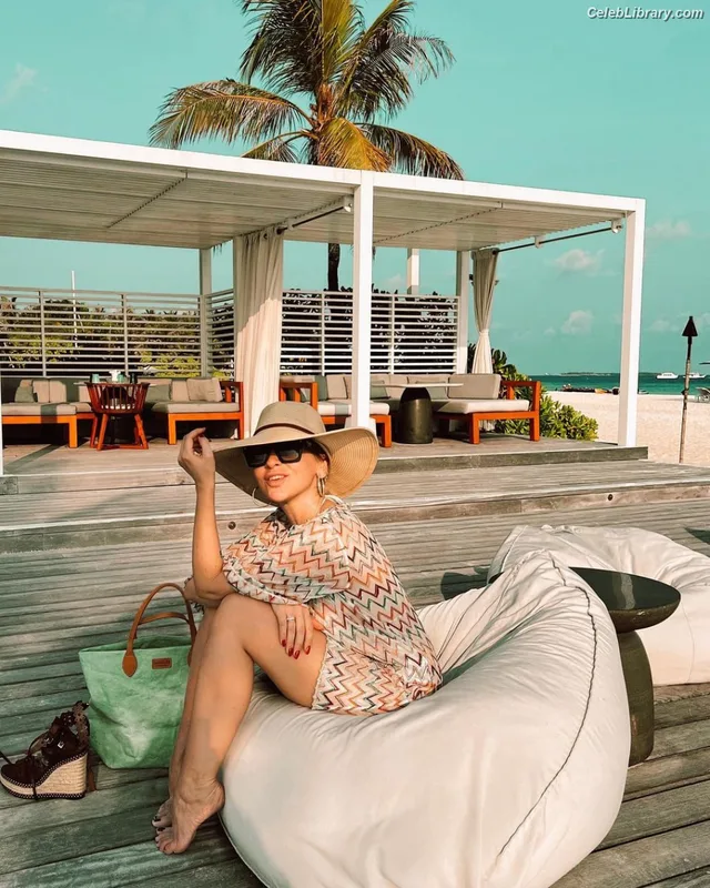 Hadise photo 13 of 320