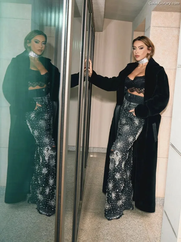 Hadise photo 24 of 320