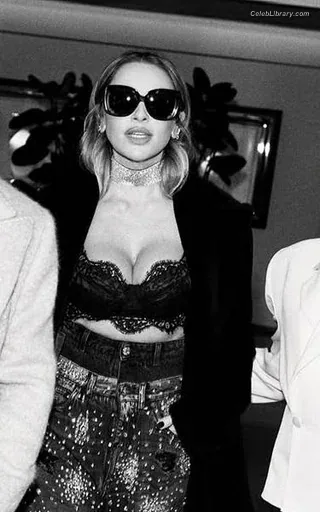 Hadise photo 5 of 320