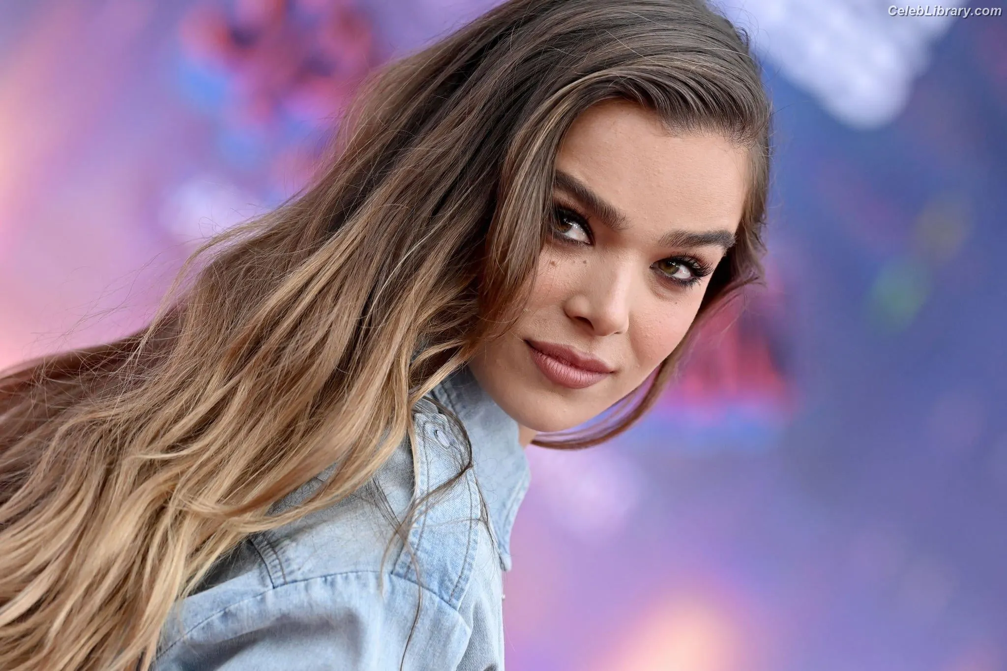Hailee Steinfeld photo 20 of 1041