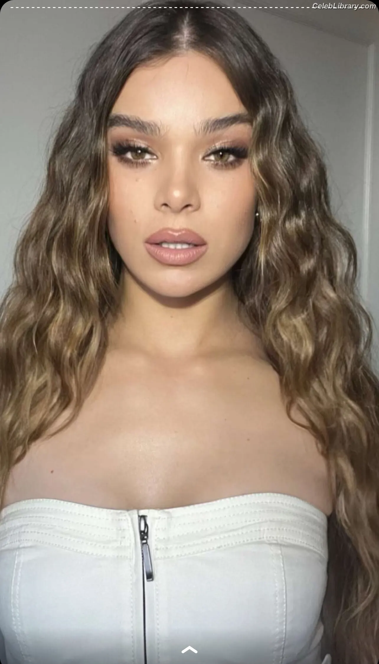 Hailee Steinfeld photo 21 of 1041