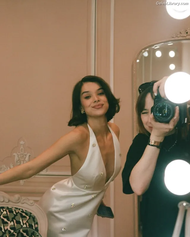 Hailee Steinfeld photo 6 of 1042