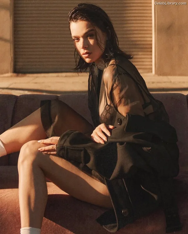 Hailee Steinfeld photo 9 of 1042