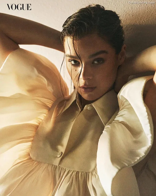 Hailee Steinfeld photo 6 of 1042