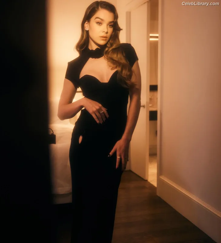 Hailee Steinfeld photo 7 of 1042